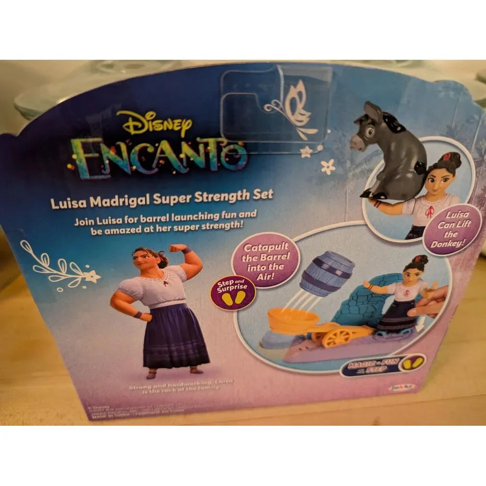 Disney Encanto‎ Luisa Small Doll Playset